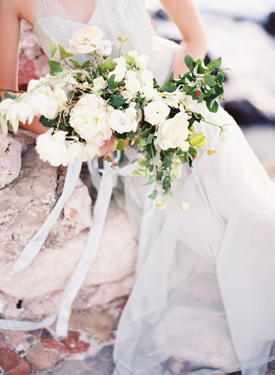 Organic and neutral wedding bouquet with silk ribboni | Greece wedding inspiration | Greek wedding photographers Les Anagnou