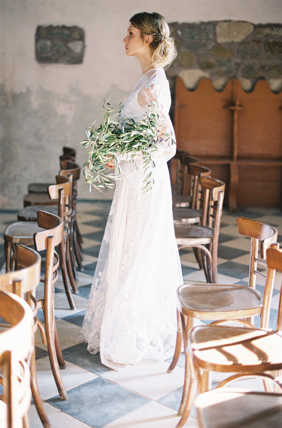 Greek wedding photographers - film photographer Les Anagnou - greece church wedding