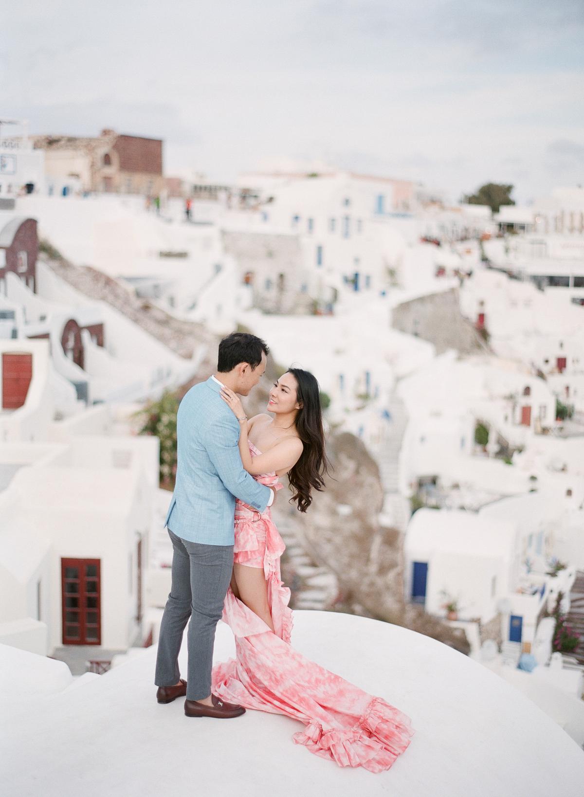 spectacular views at a Santorini engagement session