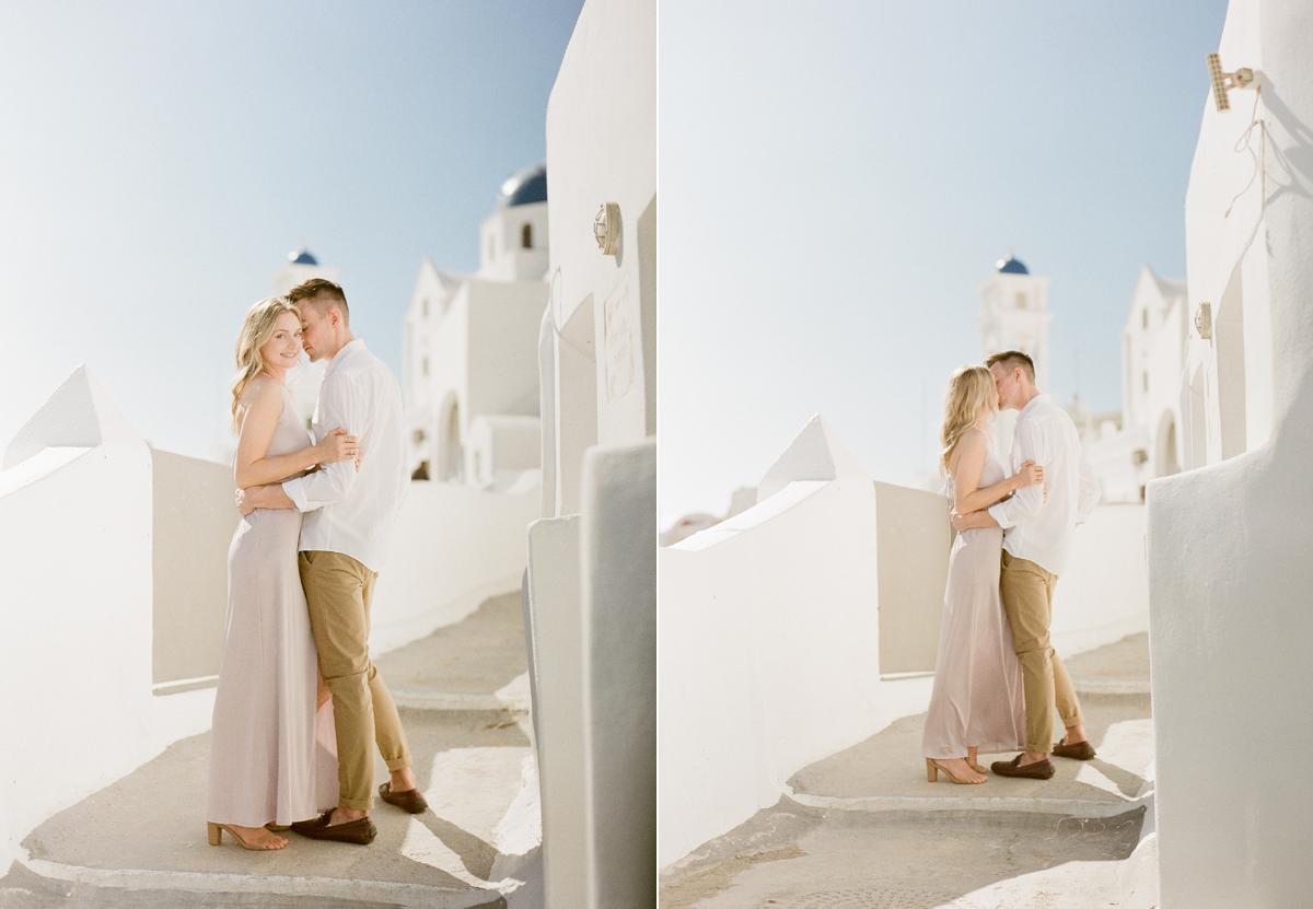 engagement session photos on Santorini
