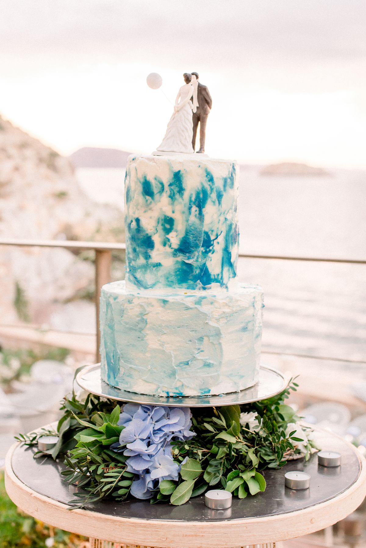 Hydra wedding cake