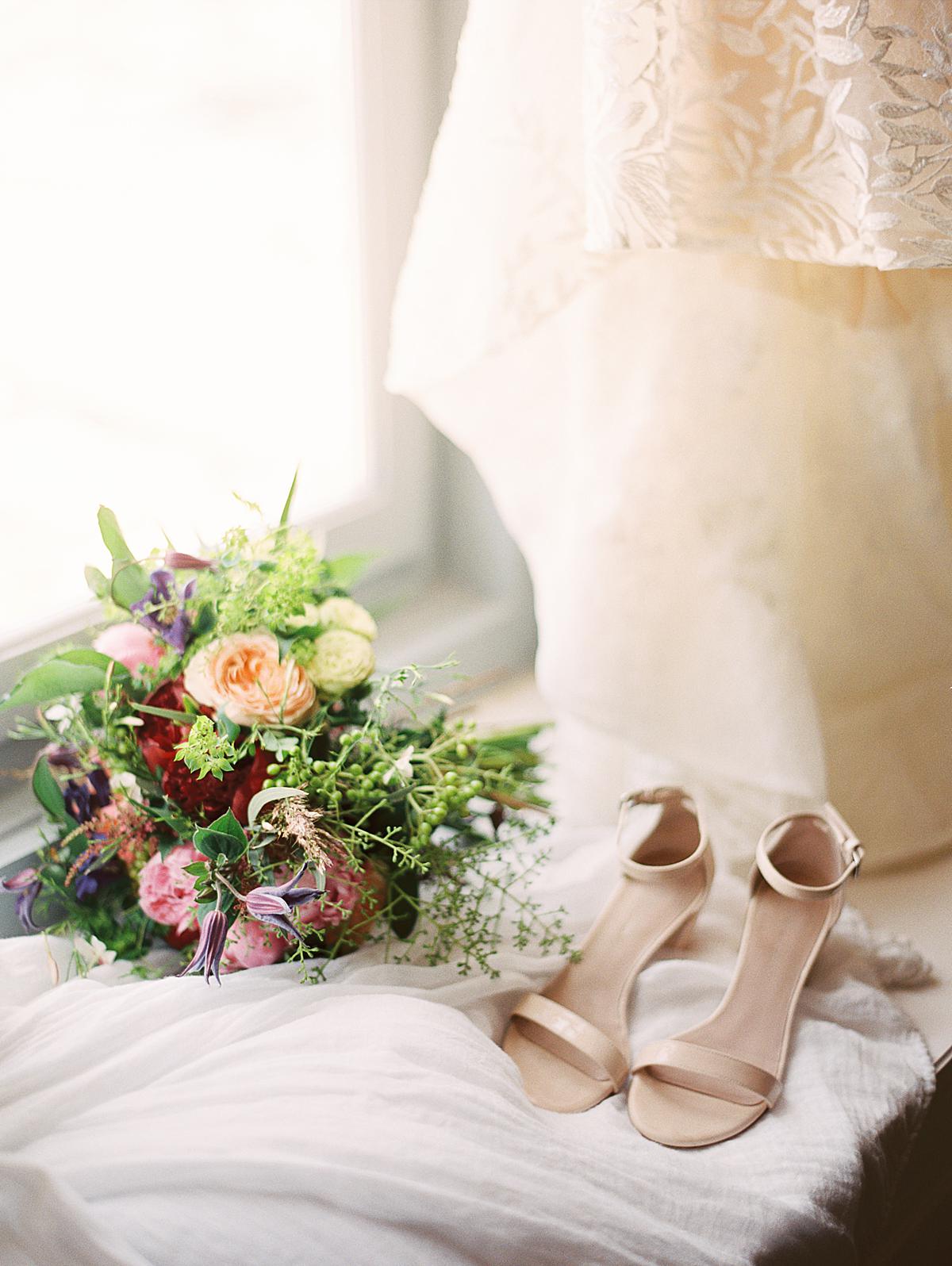 bridal bouquet and dress_1