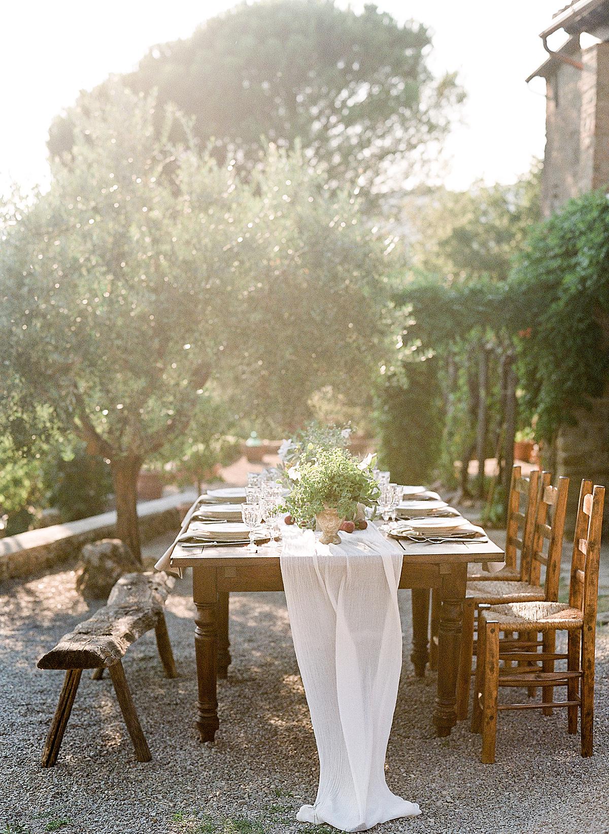table set up at villa montanare in tuscany wedding venue