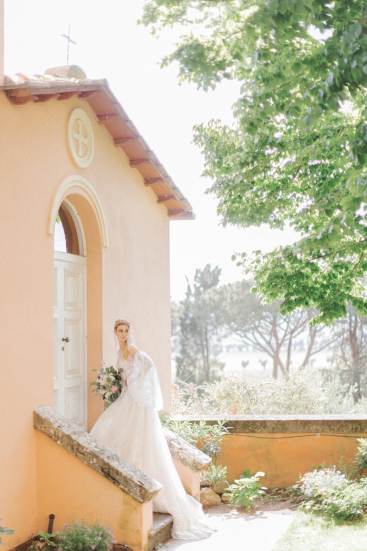 bride and groom portraits at L'Andna in Tuscany